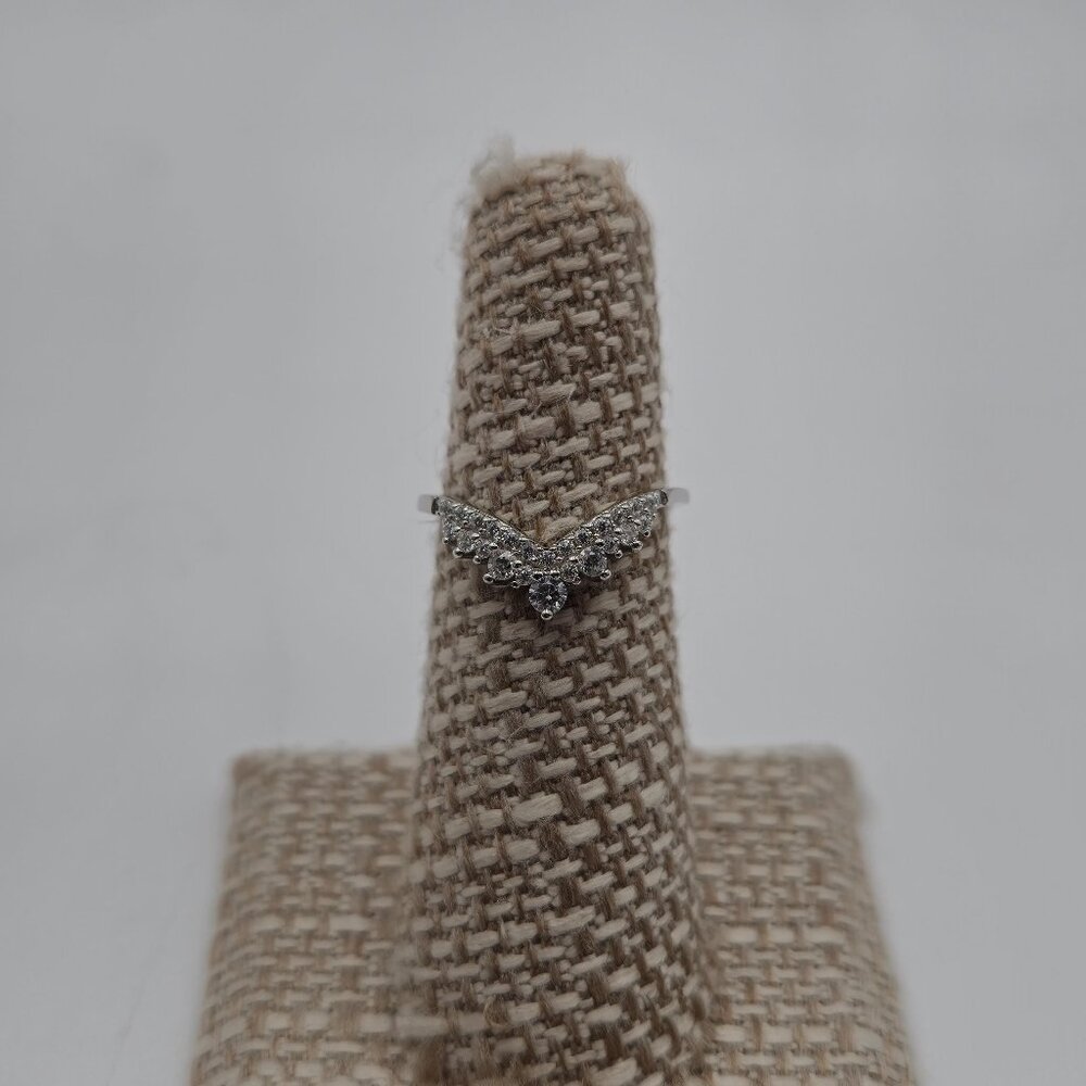 Stunning Silver Women's Ring with Crystal Accents